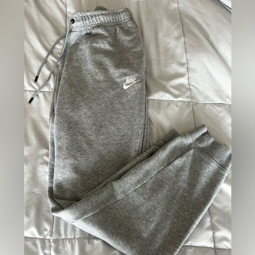 Nike Grey M sweatpants with ties